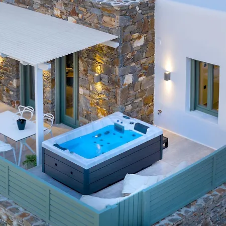 Luxury Summer Βίβλος